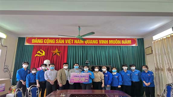 Đoàn thanh niên – hội sinh viên trường đại học công đoàn chung tay cùng cộng đồng đẩy lùi dịch covid-19