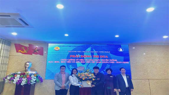 Hội sinh viên trường Đại Học Công Đoàn tổ chức chuỗi chương trình chào mừng kỷ niệm 72 năm ngày truyền thống học sinh, sinh viên và hội sinh viên Việt Nam